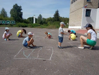 Рисунки на асфальте "Дом, в котором я живу"